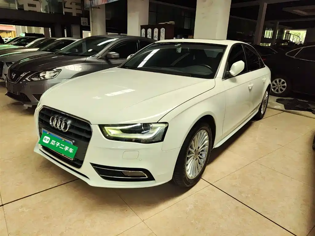 Audi A4L 2015