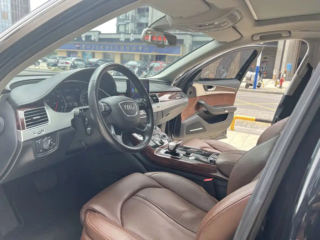 Audi A8 — миниатюра 7
