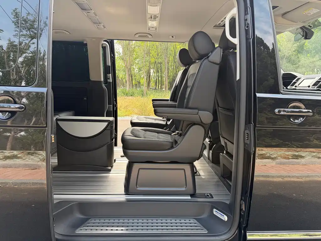 Volkswagen Multivan — миниатюра 27
