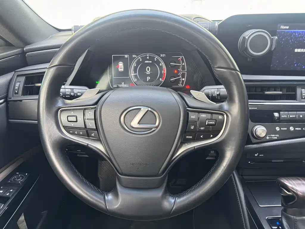 Lexus ES — миниатюра 11