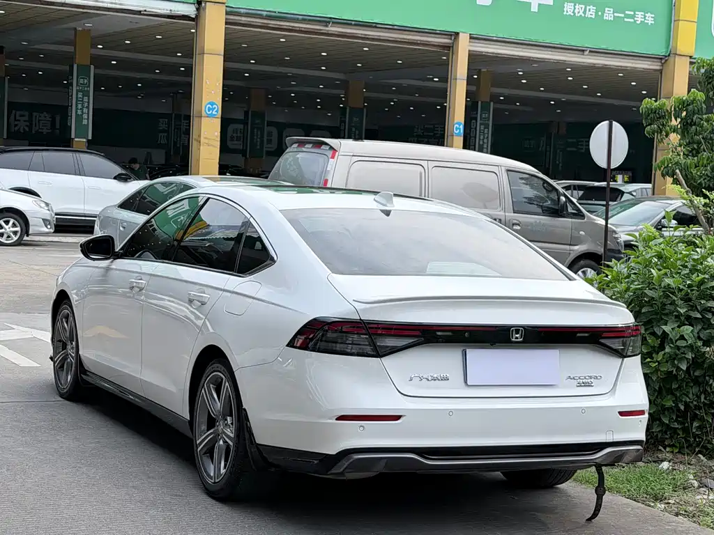 Honda Accord — миниатюра 14