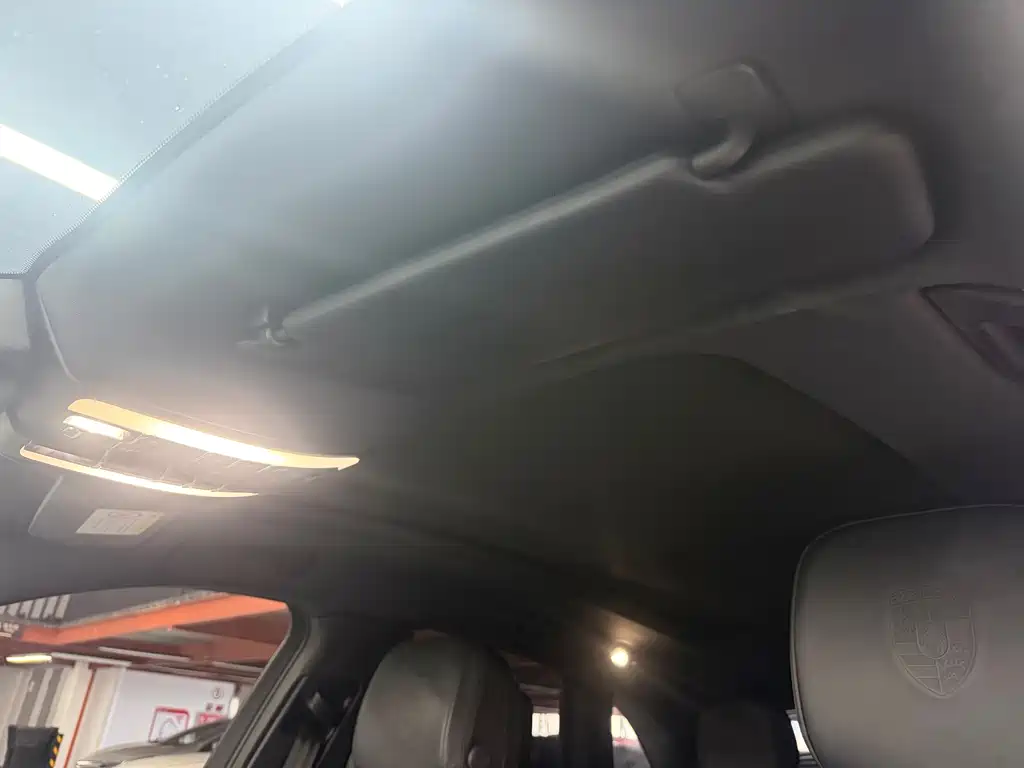 Porsche Macan — миниатюра 7