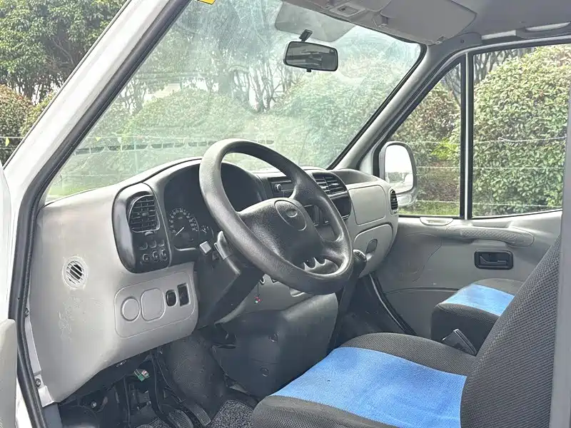 Ford Transit Classic — миниатюра 7