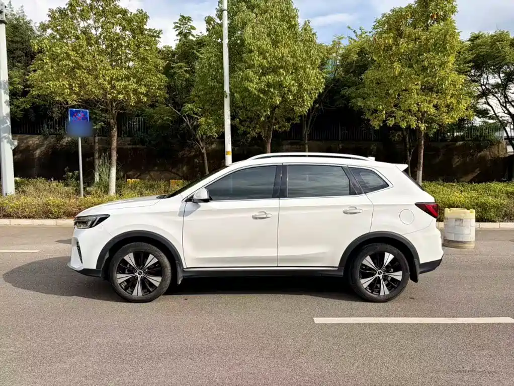 Roewe RX5 — миниатюра 5