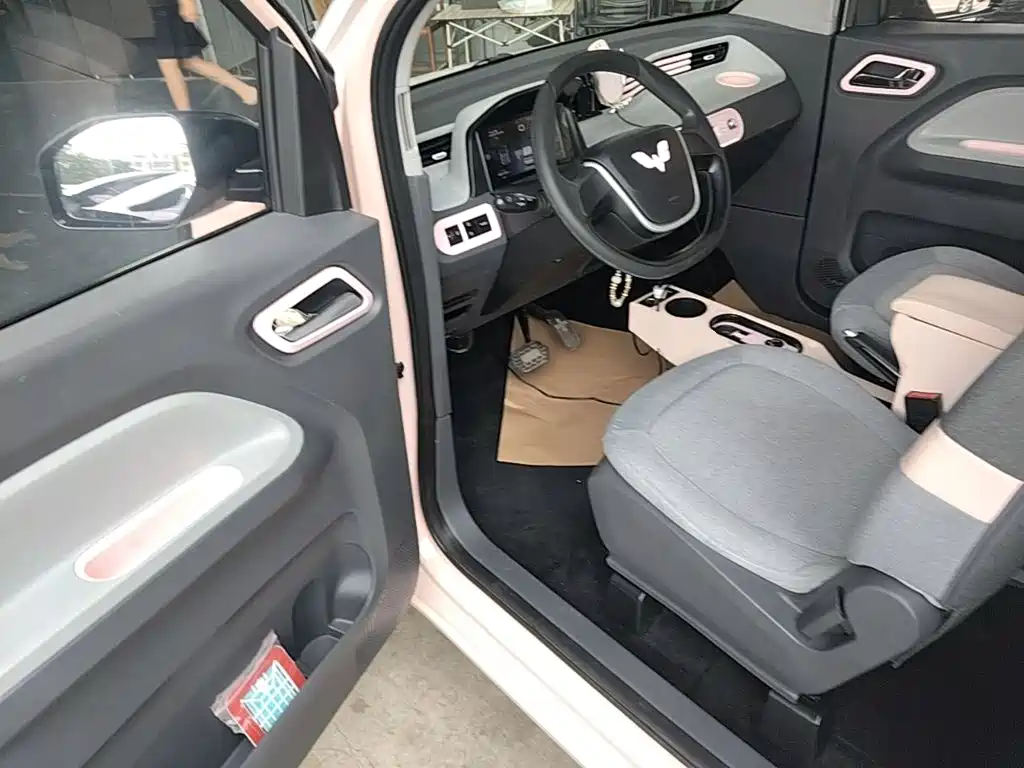 Wuling MINIEV — миниатюра 16