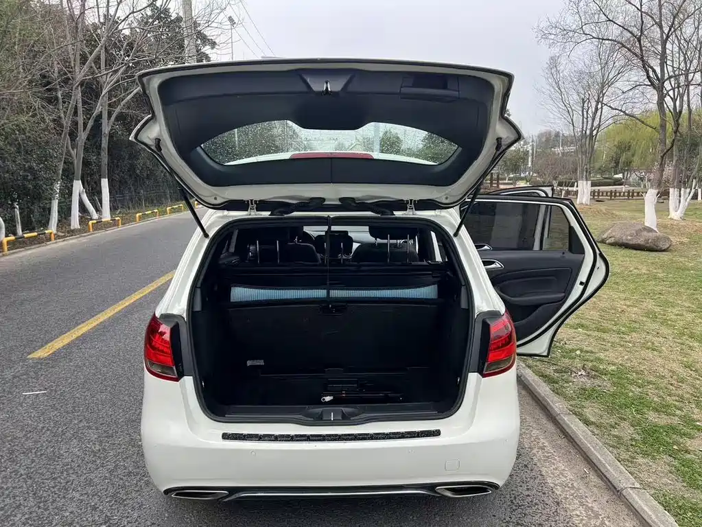 Mercedes-Benz B-Class — миниатюра 12