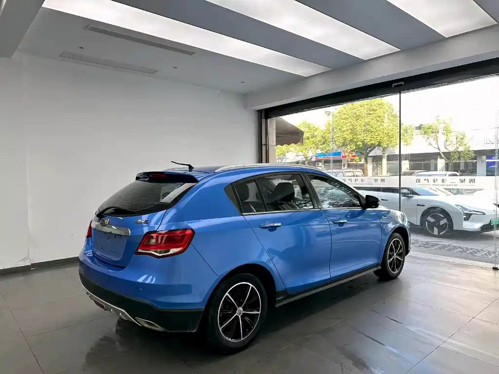 Geely Emgrand — миниатюра 9