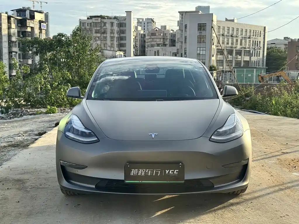 Tesla Model 3 — миниатюра 2