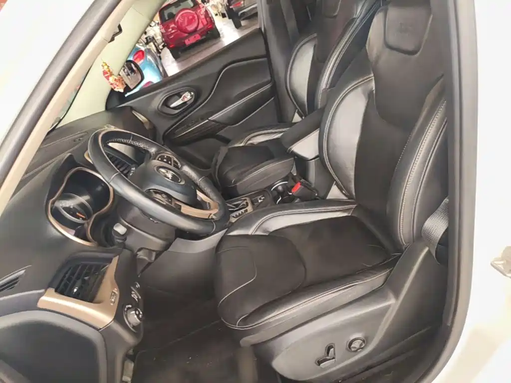 Jeep Cherokee — миниатюра 15