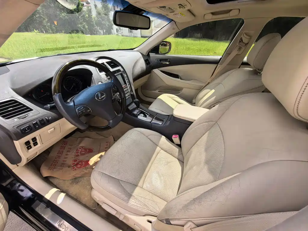 Lexus ES — миниатюра 12