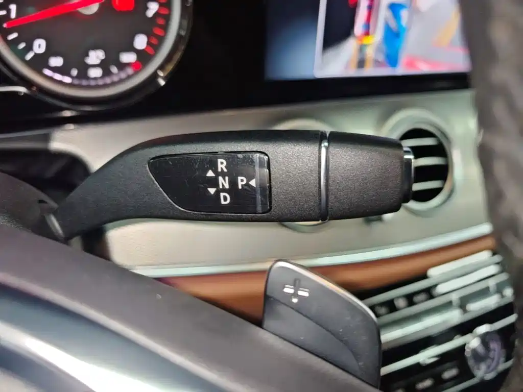 Mercedes-Benz E-Class — миниатюра 14