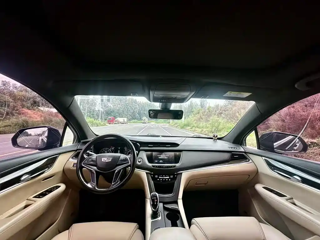Cadillac XT5 — миниатюра 6