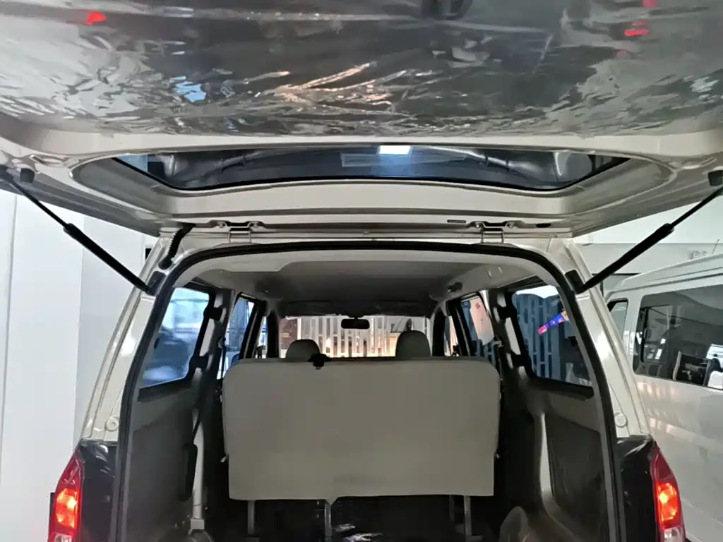 Wuling Hongguang V — миниатюра 19