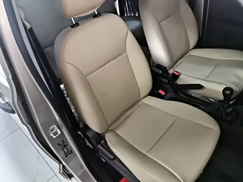 Wuling Hongguang V — миниатюра 25