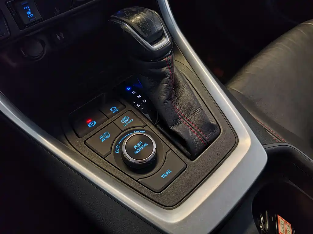 Toyota Wildlander New Energy — миниатюра 11