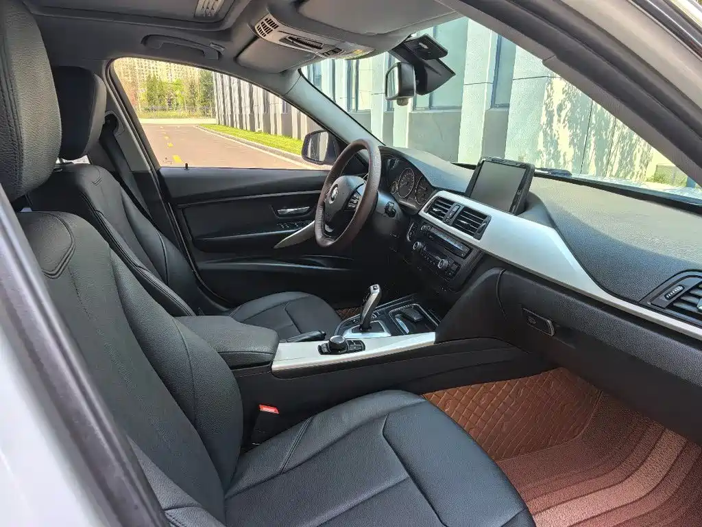 BMW 3 Series — миниатюра 4