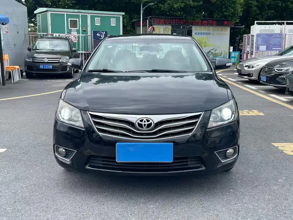 Toyota Camry — миниатюра 2