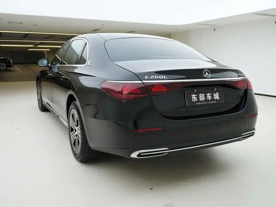 Mercedes-Benz E-Class — миниатюра 4