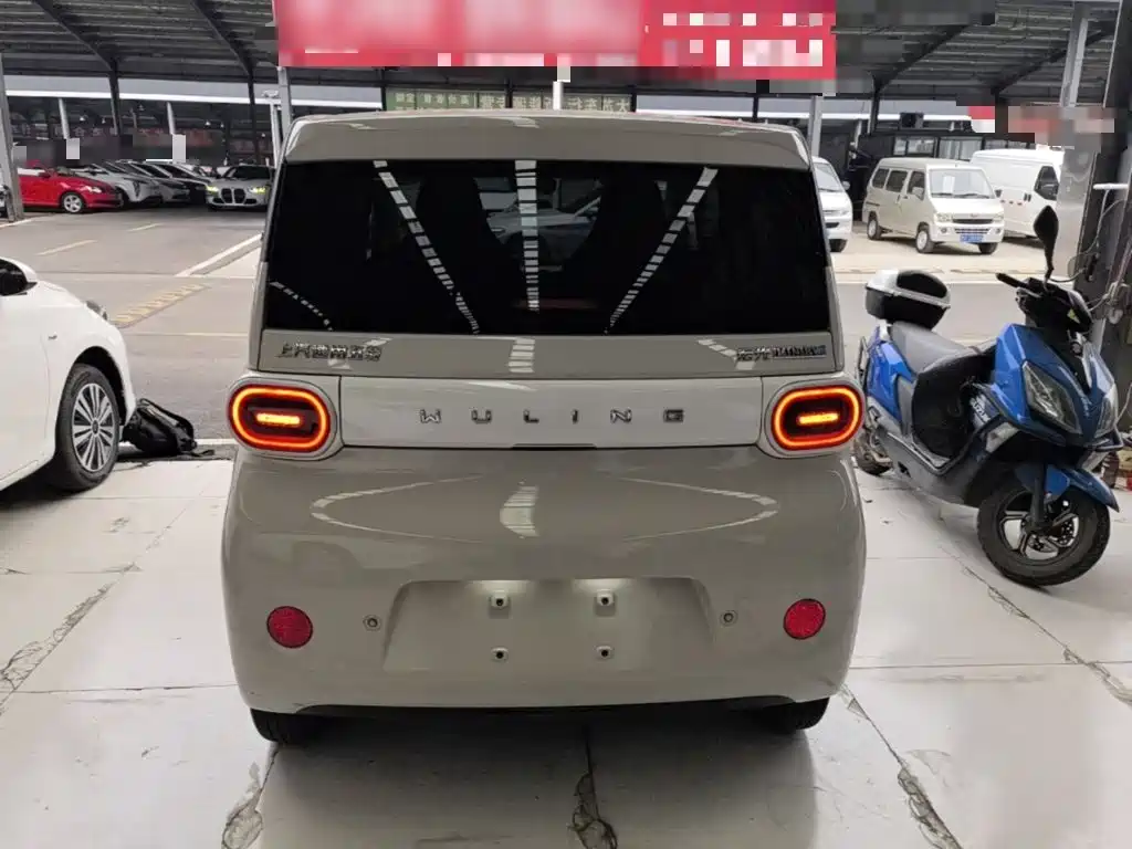 Wuling MINIEV — миниатюра 6