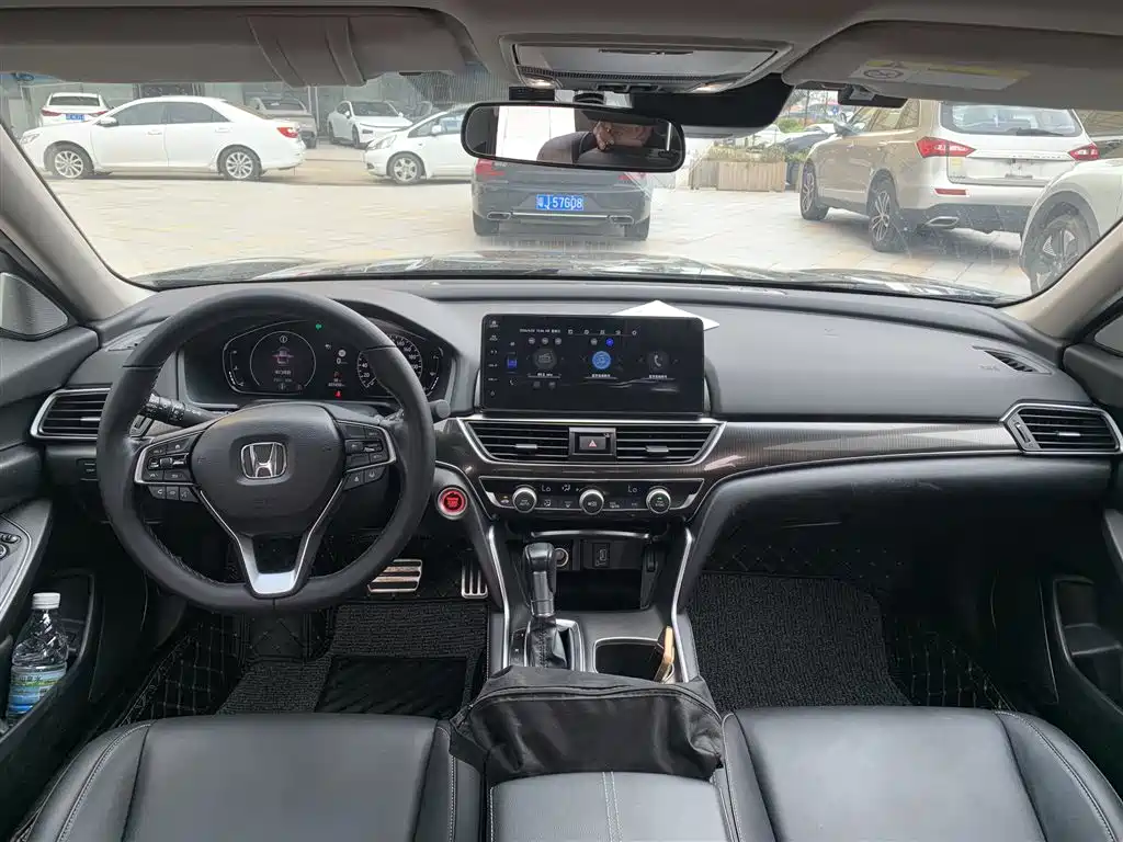 Honda Accord — миниатюра 6