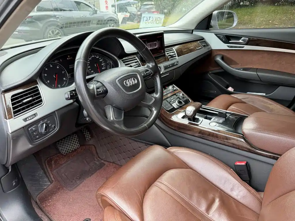 Audi A8 2011 A8L 3.0 TFSI quattro Luxury (213kW
