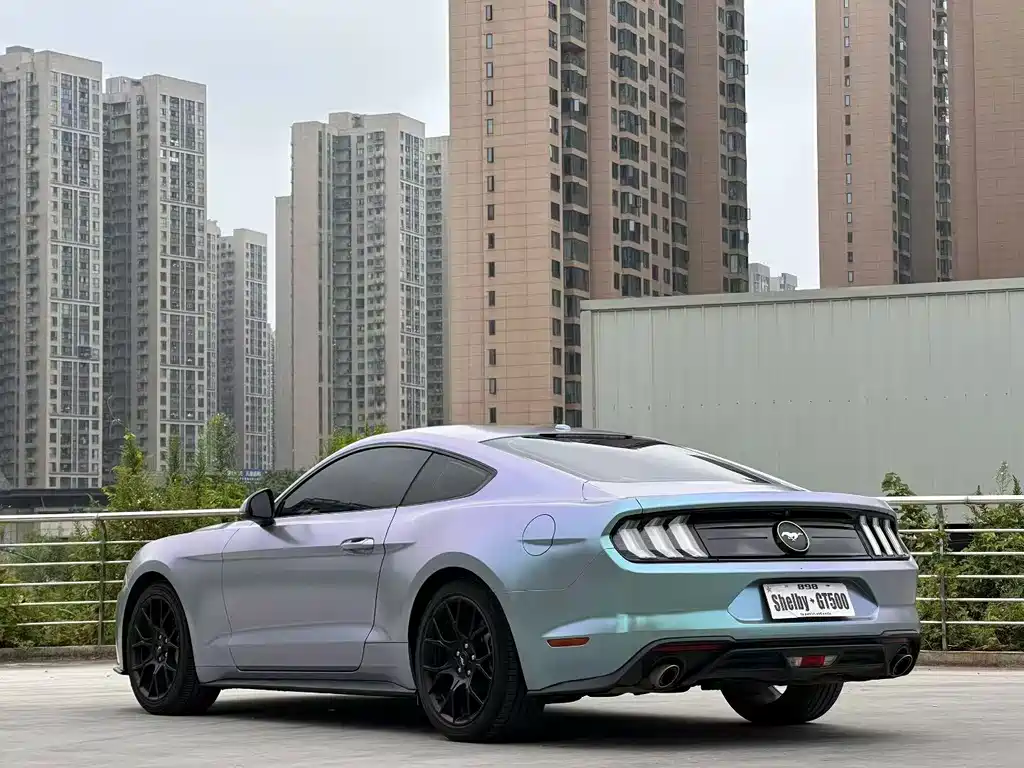 Ford Mustang — миниатюра 7