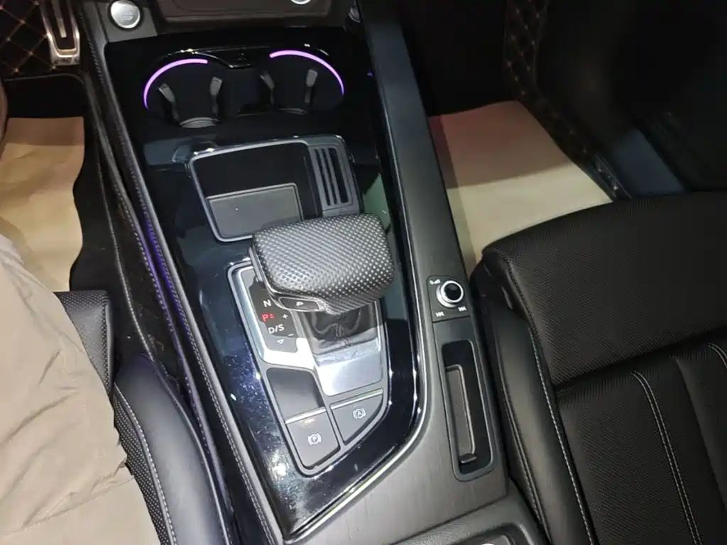 Audi A4L — миниатюра 14