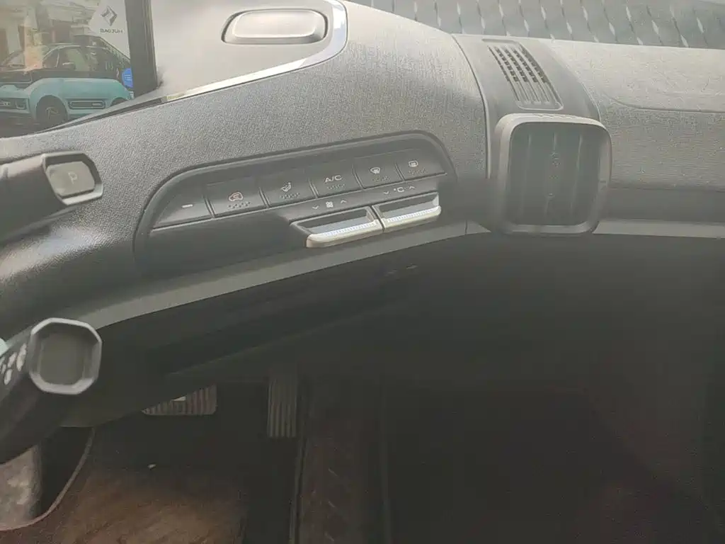 Baojun KiWi EV — миниатюра 13