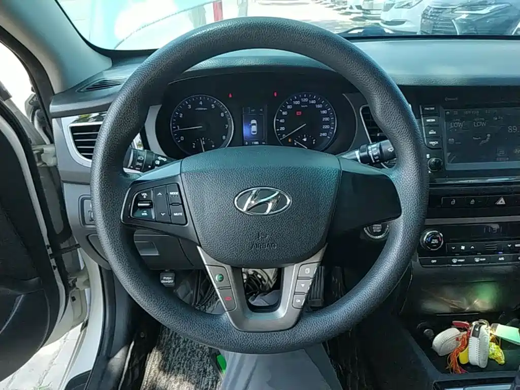 Hyundai Mistra — миниатюра 11