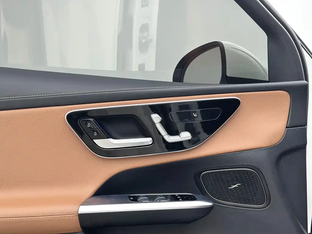 Mercedes-Benz GLC — миниатюра 13