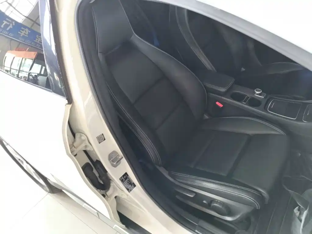 Mercedes-Benz GLA — миниатюра 25