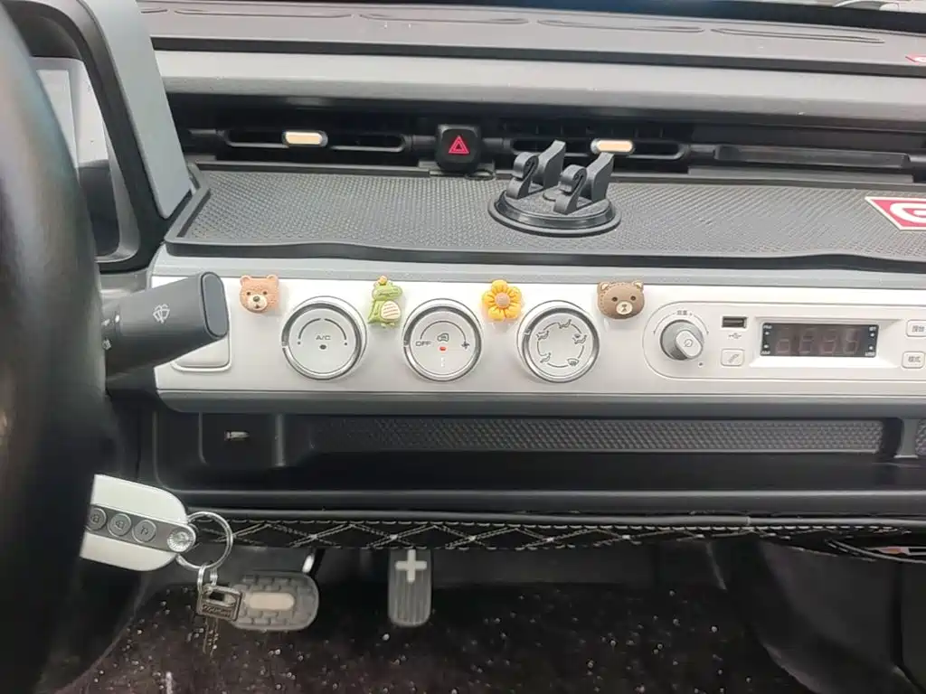 Wuling MINIEV — миниатюра 13