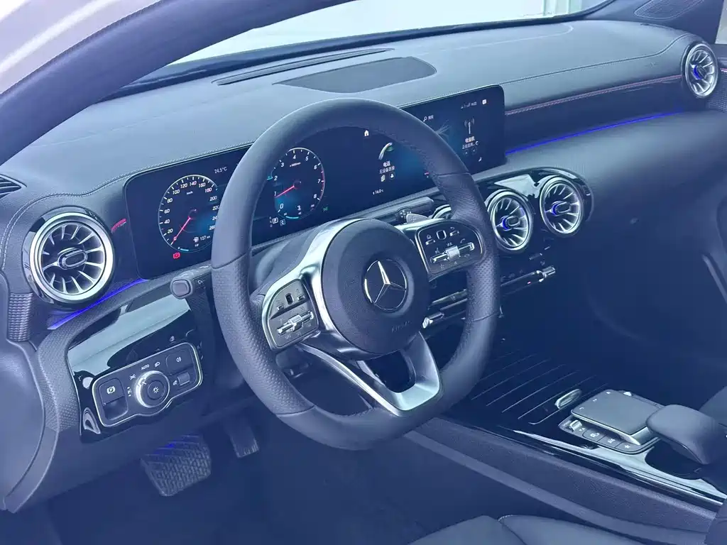 Mercedes-Benz A-Class — миниатюра 6