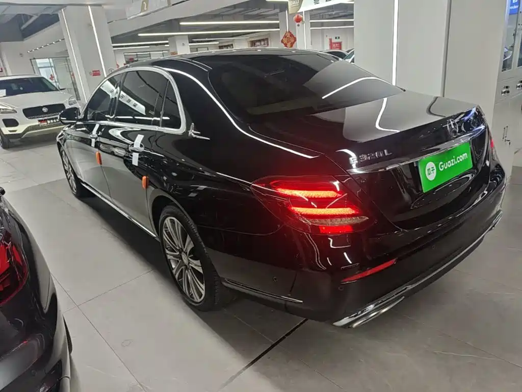 Mercedes-Benz E-Class — миниатюра 5