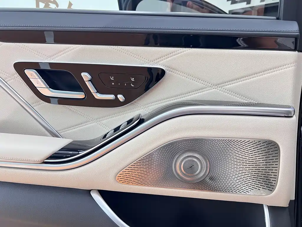 Mercedes-Benz S-Class — миниатюра 26