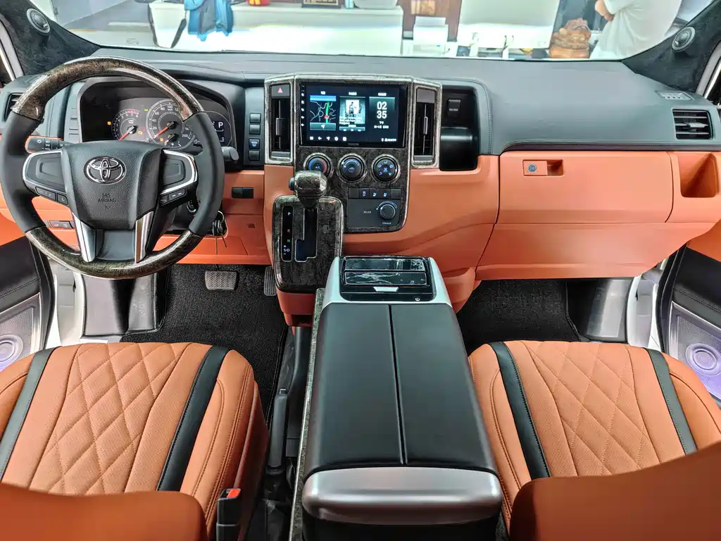 Toyota Hiace — миниатюра 31