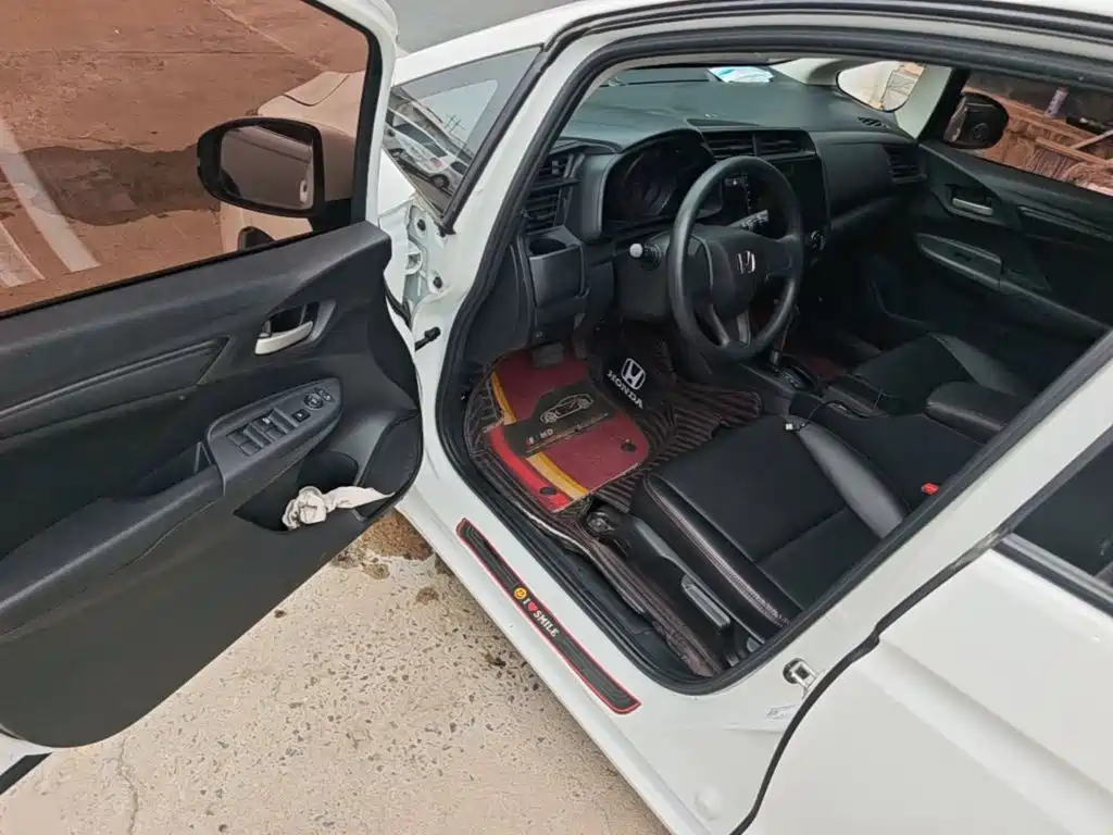 Honda Fit — миниатюра 16
