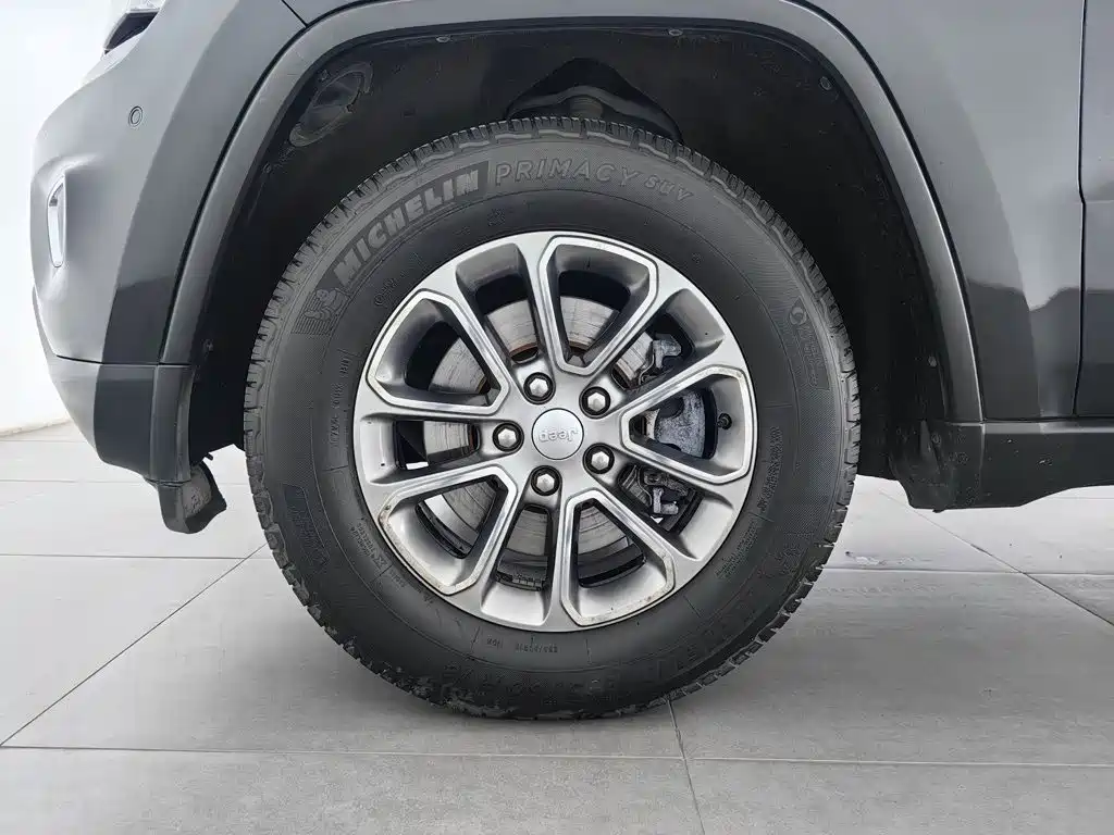 Jeep Grand Cherokee (Import) — миниатюра 17