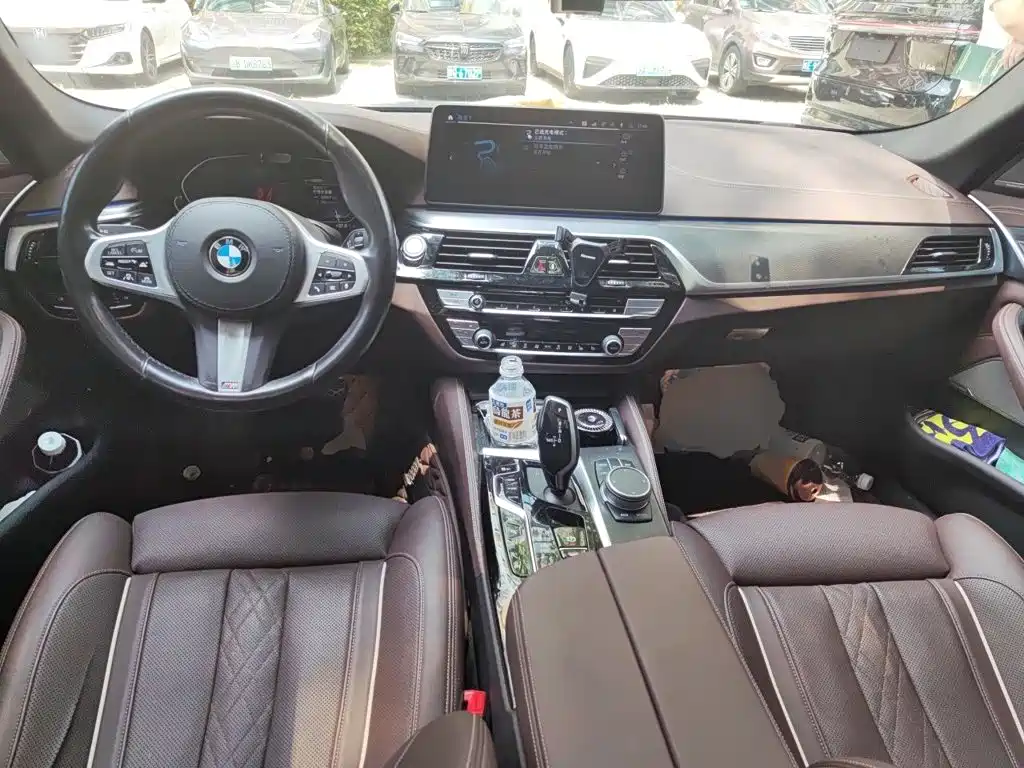 BMW 5 Series New Energy — миниатюра 5