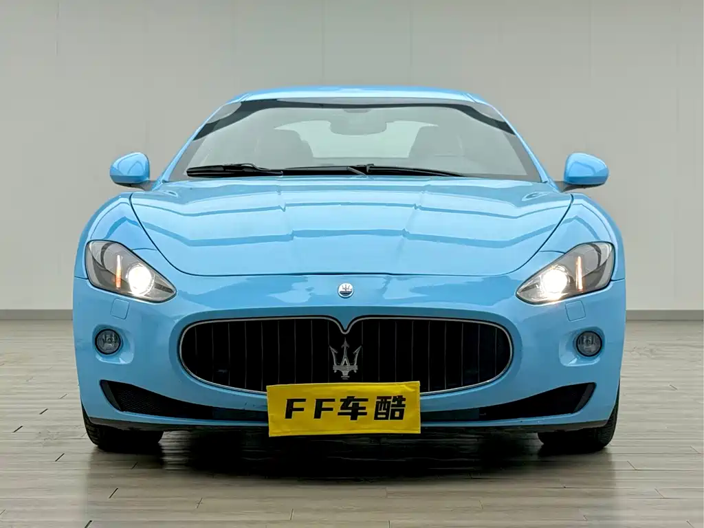 Maserati GranTurismo 2013 4.2L V8