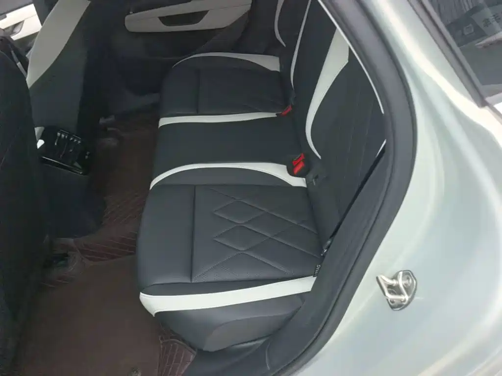 Volkswagen Sagitar — миниатюра 17