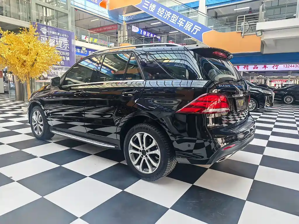 Mercedes-Benz GLE (Import) — миниатюра 7