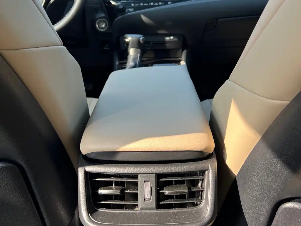 Lexus ES — миниатюра 14