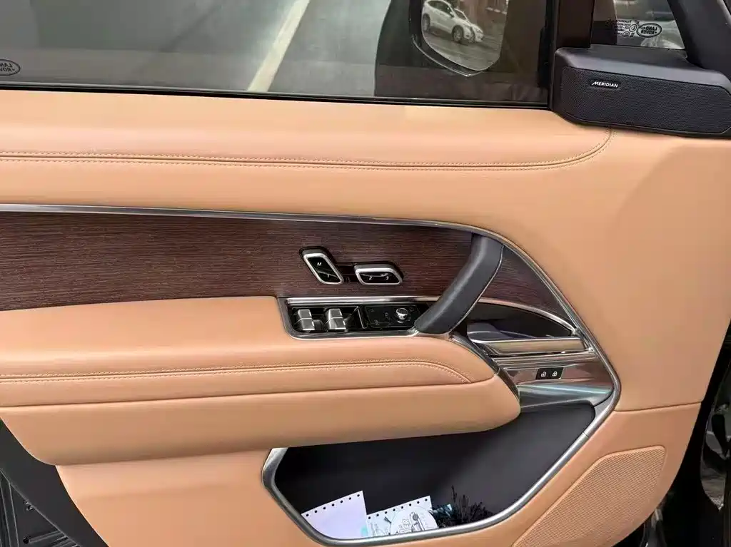 Land Rover Range Rover — миниатюра 12