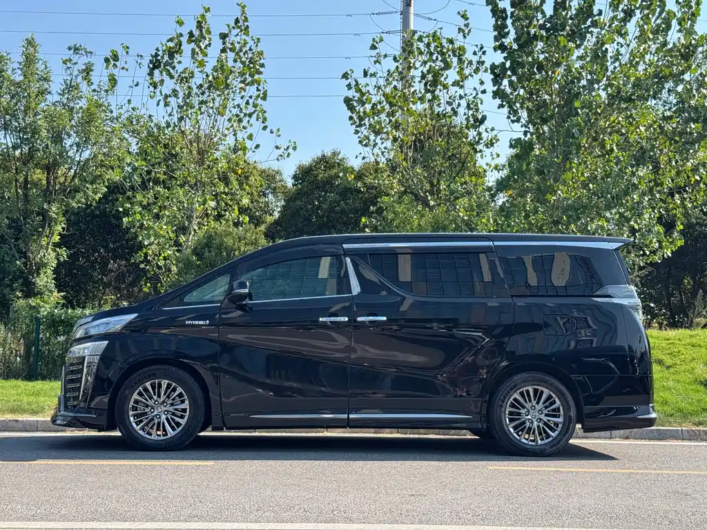 Toyota Vellfire — миниатюра 16