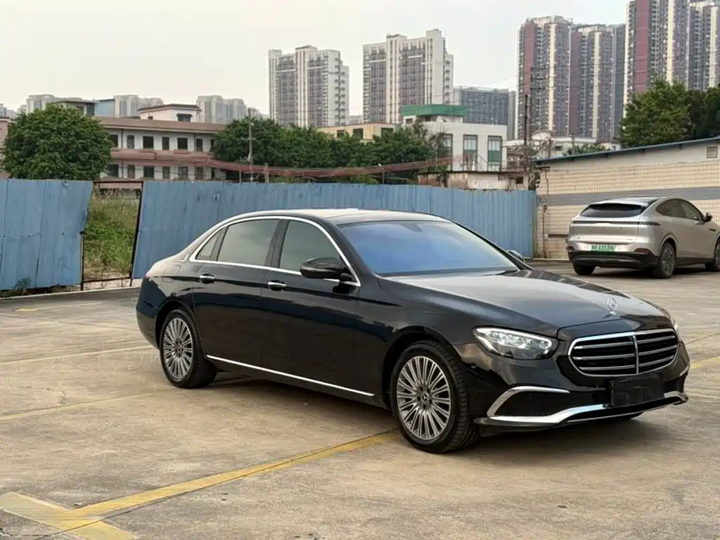 Mercedes-Benz E-Class — миниатюра 3