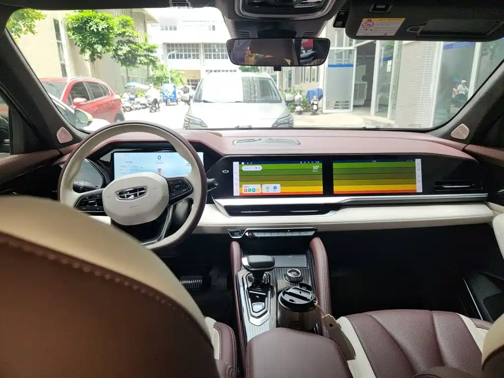 Geely Xingyue L — миниатюра 13