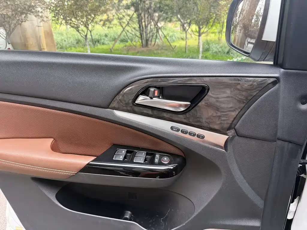 BYD Tang New Energy — миниатюра 19