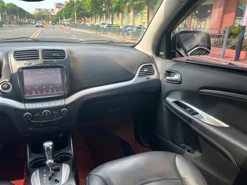 Dodge Journey — миниатюра 18