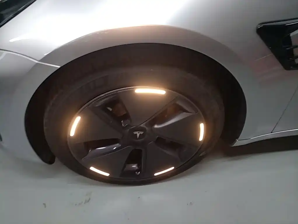 Tesla Model 3 — миниатюра 23